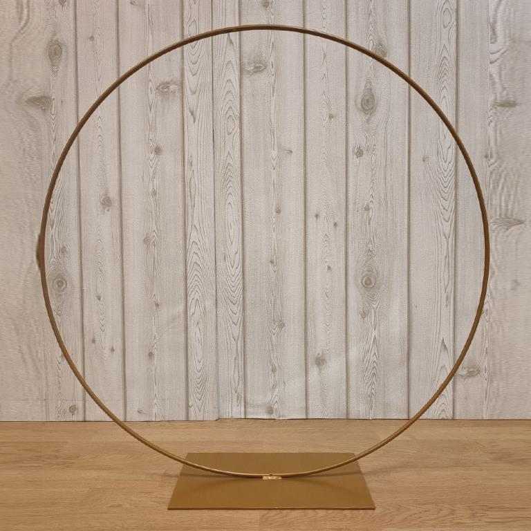 cerchio in metallo oro con supporto da tavolo d.90